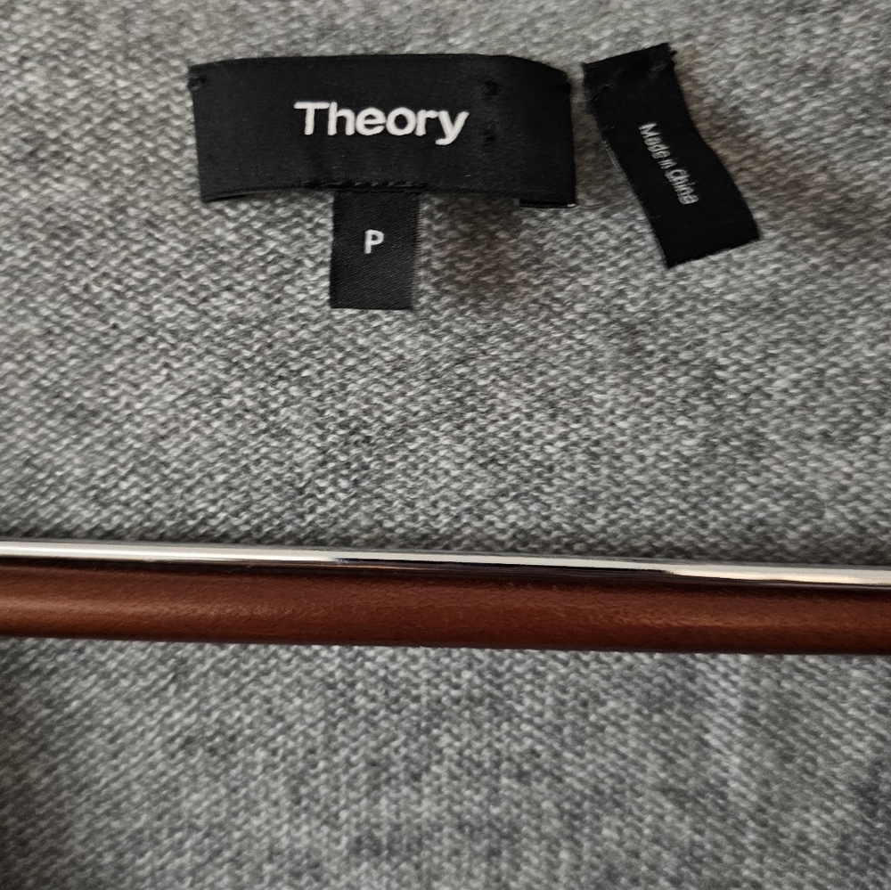Theory Adrianna cashmere sweater - Picture 3 of 4